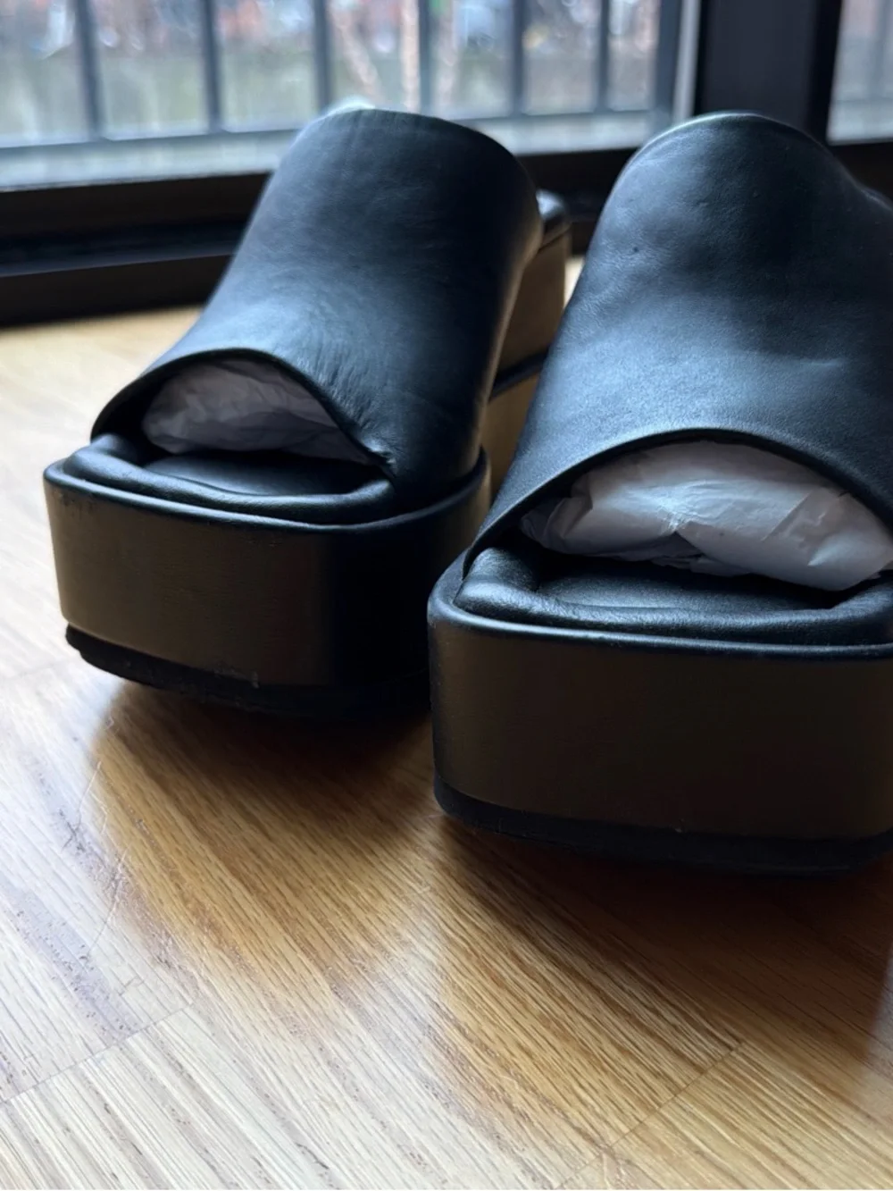 Paloma Barceló Black Leather Platform Slide sandals - Picture 7 of 7